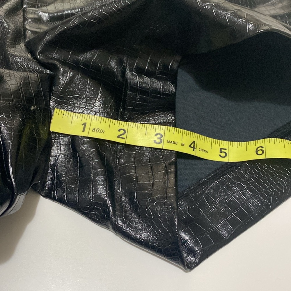 Superdown Dominica Python Shorts - Picture 8 of 16
